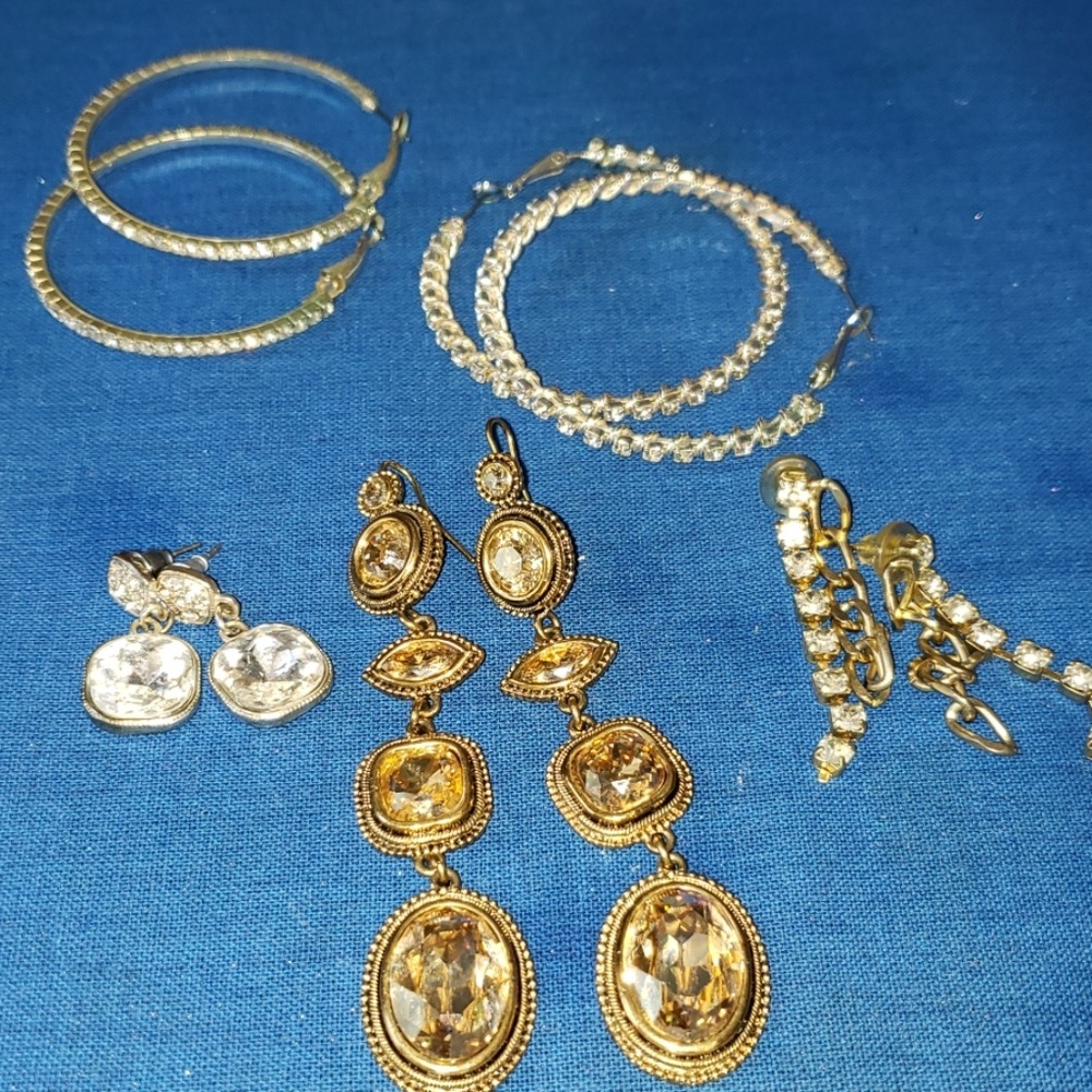 Earings - Picture 2 of 4